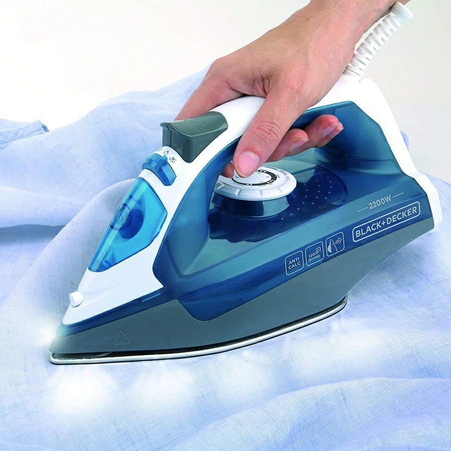 מגהץ אדים Black & Decker בלאק & דקר BXIR2200E