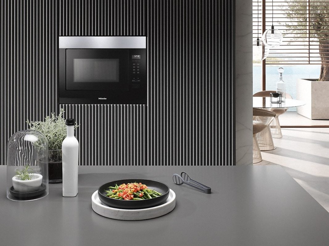 מיקרוגל בנוי דגם M2240B מילה Miele